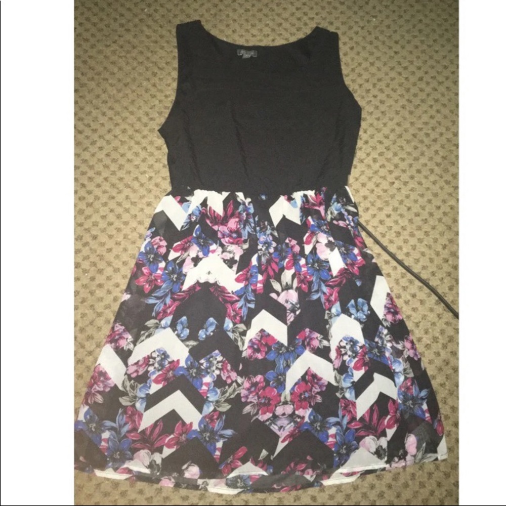 Cute dress!
